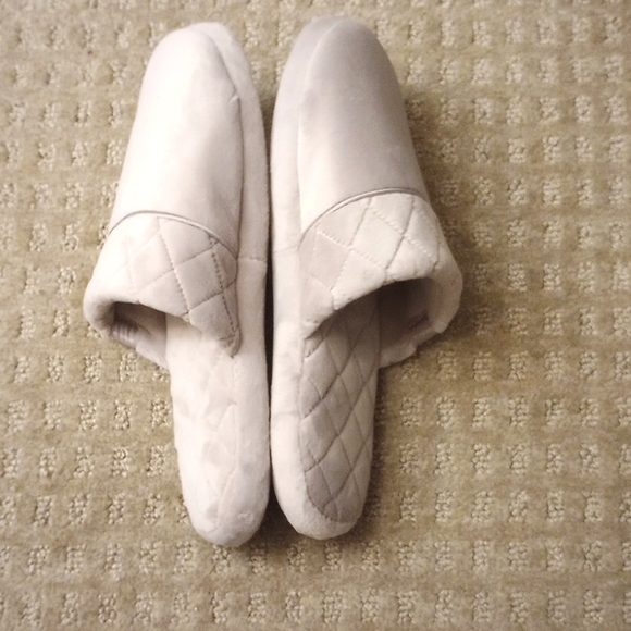 Barefoot Dreams Luxe Chic Slippers  New - Picture 3 of 8